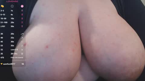 Snapshot of bigbittiesandfun chatting on September 13, 5:43 am bigbittiesandfun online show from September 13, 5:43 am