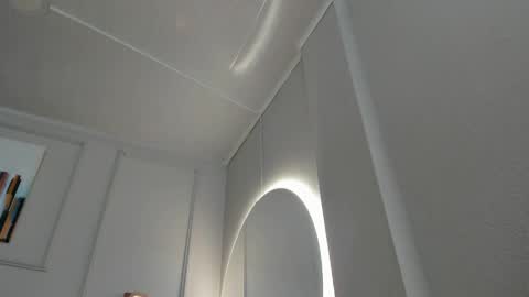   online show from April 9, 10:21 am