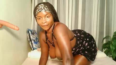 Vee online show from April 13, 10:58 pm