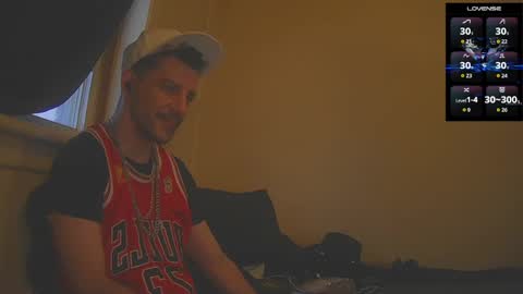 Jon - Im Straight online show from November 12, 8:33 pm