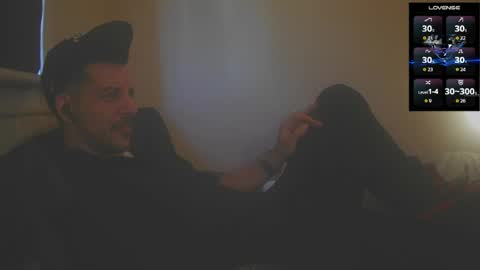 Jon - Im Straight online show from May 17, 6:28 pm