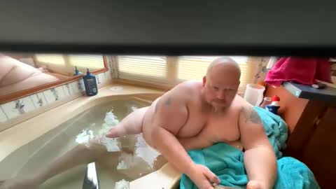 Tiny online show from December 4, 1:33 pm