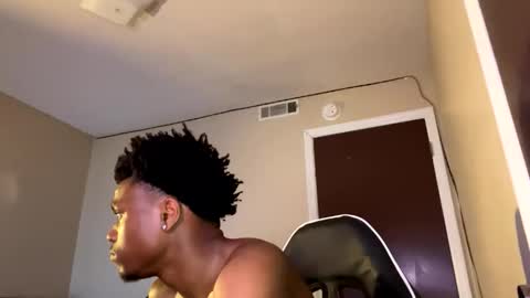 bigdicktrick227 online show from May 17, 11:03 pm