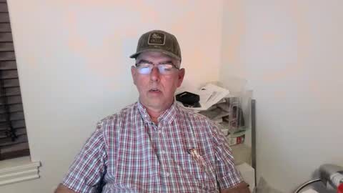 Snapshot of bigdylan17 chatting on October 7, 1:56 am Dylan 56 Taleah 53 online show from October 7, 1:56 am