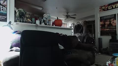 biggerisbetter21 online show from October 19, 9:52 pm