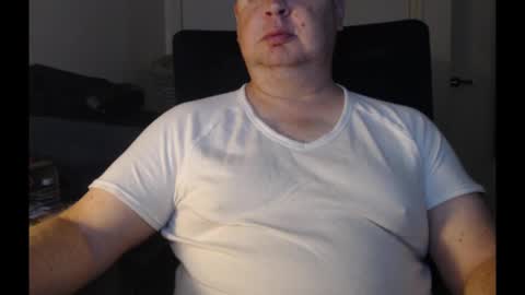 Snapshot of bighorn1981 chatting on February 24, 10:14 pm bighorn1981 online show from February 24, 10:14 pm