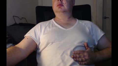 Snapshot of bighorn1981 chatting on December 2, 10:51 pm bighorn1981 online show from December 2, 10:51 pm