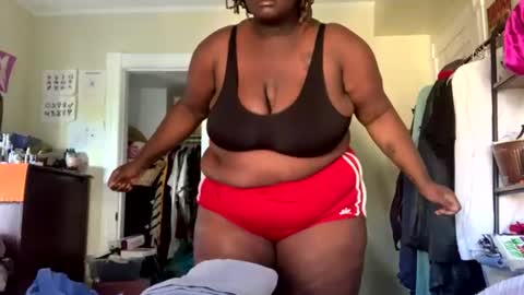 bigkittyraven online show from August 5, 9:56 pm
