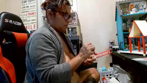 the Mini mami online show from November 16, 5:48 pm