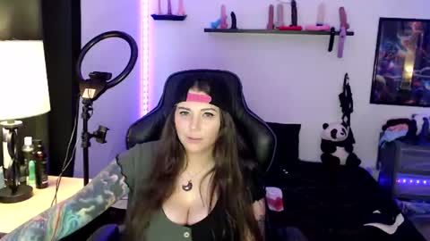 Nichole lights online show from June 8, 8:21 pm
