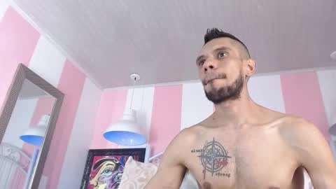 Snapshot of bigzehuz chatting on March 7, 8:45 am andres online show from March 7, 8:45 am