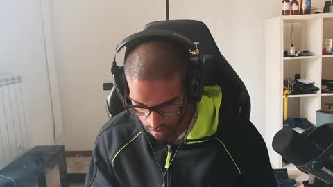 Master online show from April 13, 9:57 am