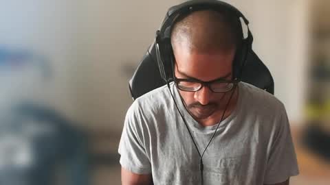 Master online show from May 10, 7:04 am