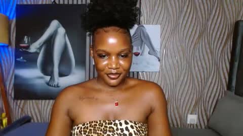 Smiley sylivia online show from May 30, 2:43 am