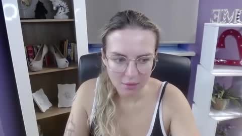 Z O E Y online show from September 10, 4:24 am