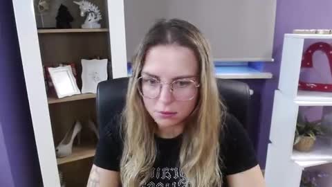 Z O E Y online show from October 3, 5:16 am