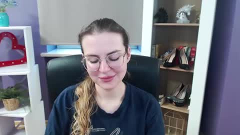 Z O E Y online show from February 26, 8:39 am