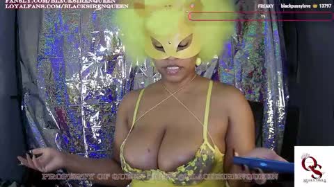 Queen Siren online show from April 17, 4:04 am