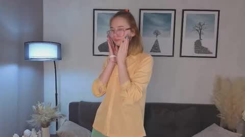 Snapshot of blakelatz chatting on October 22, 10:18 am Eliza online show from October 22, 10:18 am