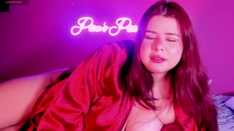 Pau online show from April 2, 11:55 pm