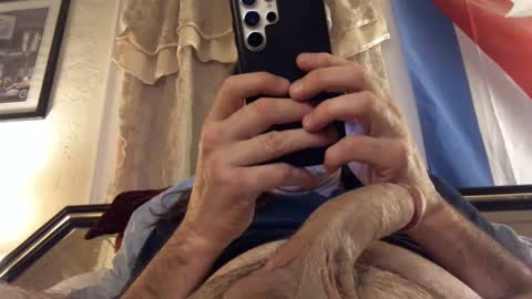 Snapshot of blazinawin chatting on March 10, 3:23 am FreshCut online show from March 10, 3:23 am