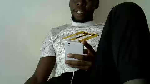 Snapshot of blesse_mixed chatting on October 12, 10:19 am Black  brown online show from October 12, 10:19 am