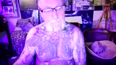 blindsurfer780299 online show from July 11, 8:01 pm