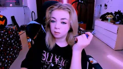 Nicole online show from October 27, 9:09 am