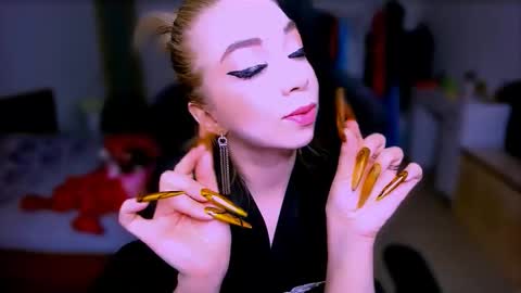 Nicole online show from February 13, 5:44 am