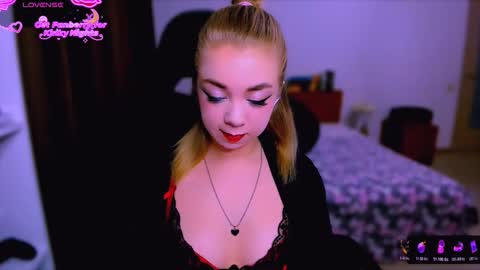 Nicole online show from November 22, 12:31 am