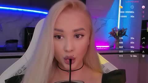 Lana online show from November 23, 6:00 am