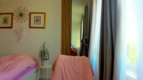 Nicole online show from May 30, 4:44 am