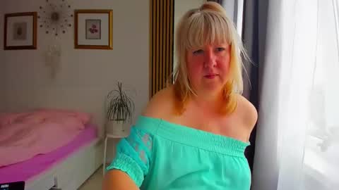 Nicole online show from May 21, 4:08 am