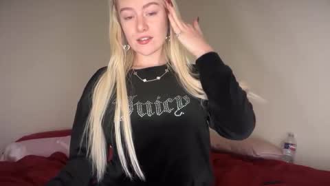 blondebunny999 online show from May 19, 2:18 am