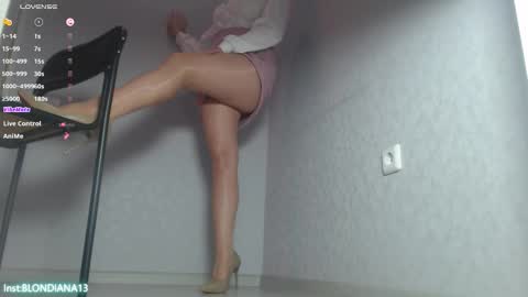 Im Di. I smell naked even when Im dressed. online show from March 12, 9:57 am