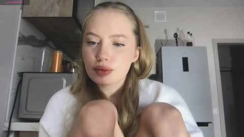 Blondy bunny online show from April 19, 2:12 am