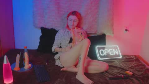 Bloom online show from February 3, 2:21 pm