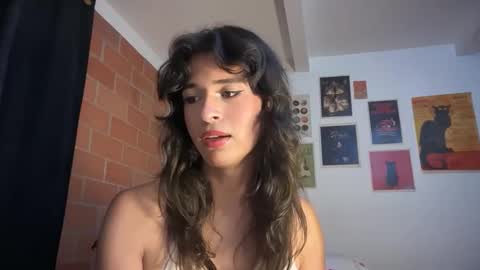 Snapshot of bloomingbella chatting on October 24, 2:12 am Bella Bloom ts online show from October 24, 2:12 am