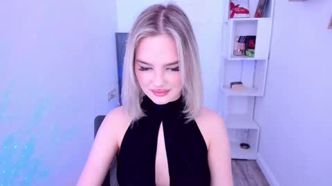 Snapshot of bloomingheart chatting on March 4, 1:55 am Sophia online show from March 4, 1:55 am