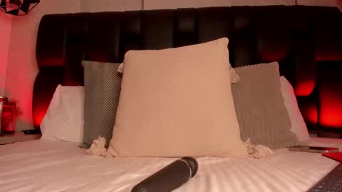 blue_anngel online show from March 11, 1:52 am