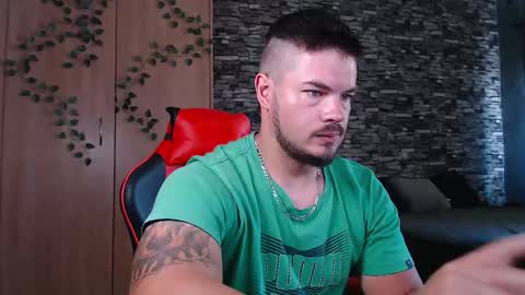 blueeyeboy0 online show from March 17, 7:57 am