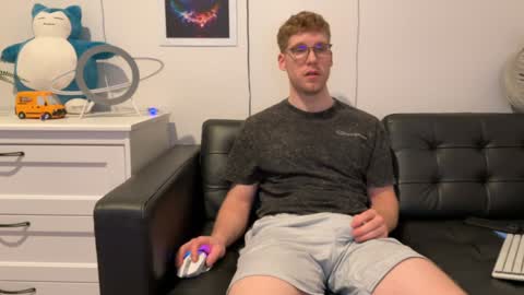 blueeyedtallguy online show from December 24, 3:05 am