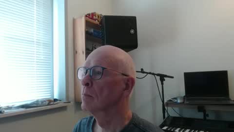Snapshot of blueeyesn8 chatting on October 26, 10:27 am blueeyesn8 online show from October 26, 10:27 am