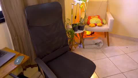 FLORAA online show from February 28, 1:37 pm