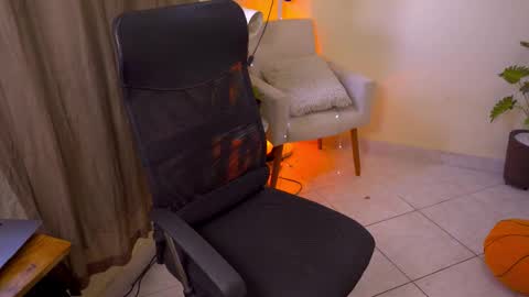 FLORAA online show from December 3, 2:18 pm