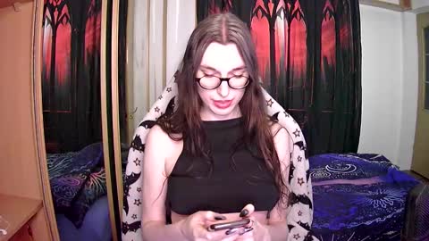 Snapshot of bluerose98 chatting on December 6, 8:01 pm Bluerose online show from December 6, 8:01 pm