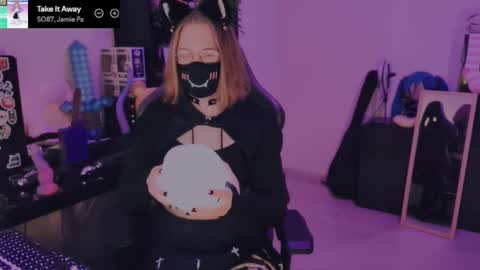 Blue online show from March 5, 11:47 pm