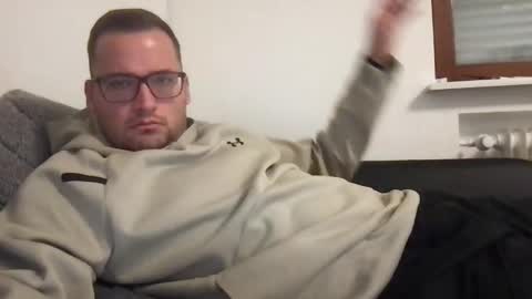 Snapshot of bobbele94 chatting on October 26, 4:50 pm bobbele94 online show from October 26, 4:50 pm