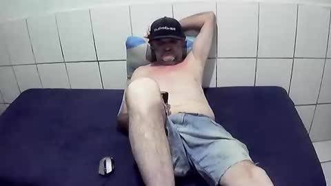 Cesar Augusto Pierdona online show from December 19, 9:43 pm