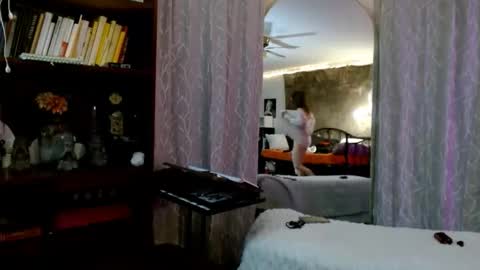 BombshellBaeby online show from April 15, 4:49 am